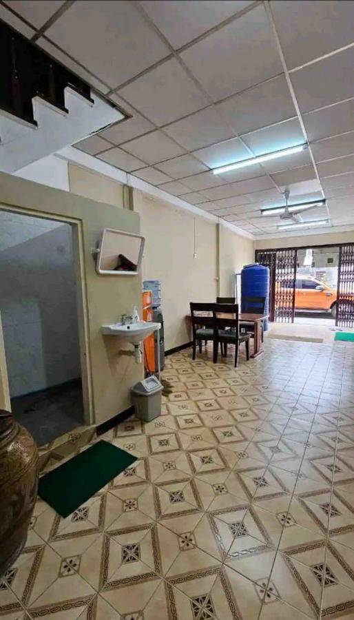 DaHouse next to MRT Itsaraphap exit1 - 4