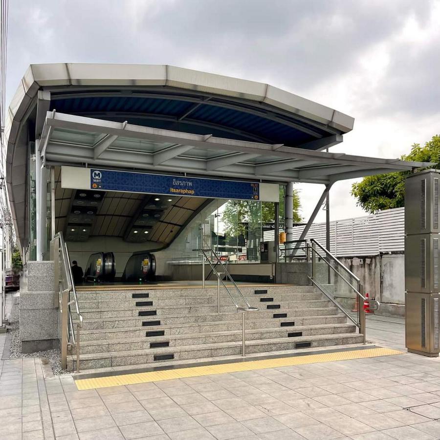 DaHouse next to MRT Itsaraphap exit1 - 5