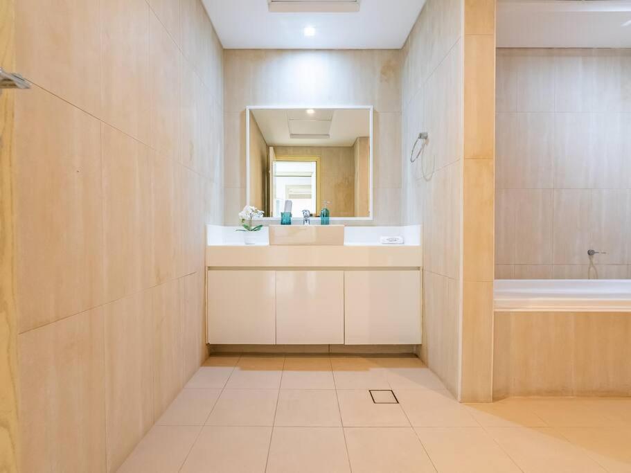 Seaside Elegance-1BR-Al Bateen-Private Beach Access - 3