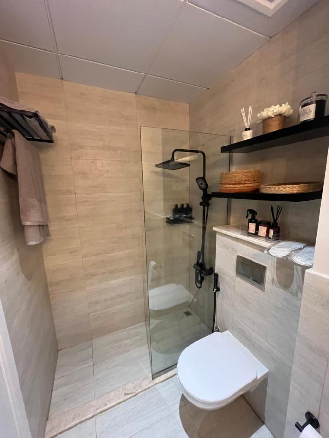 The Chic Retreat, Stylish Studio Close to Yas & Airport - 2