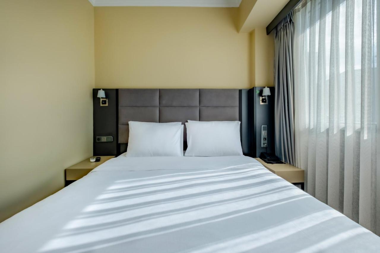 Economy King Room
