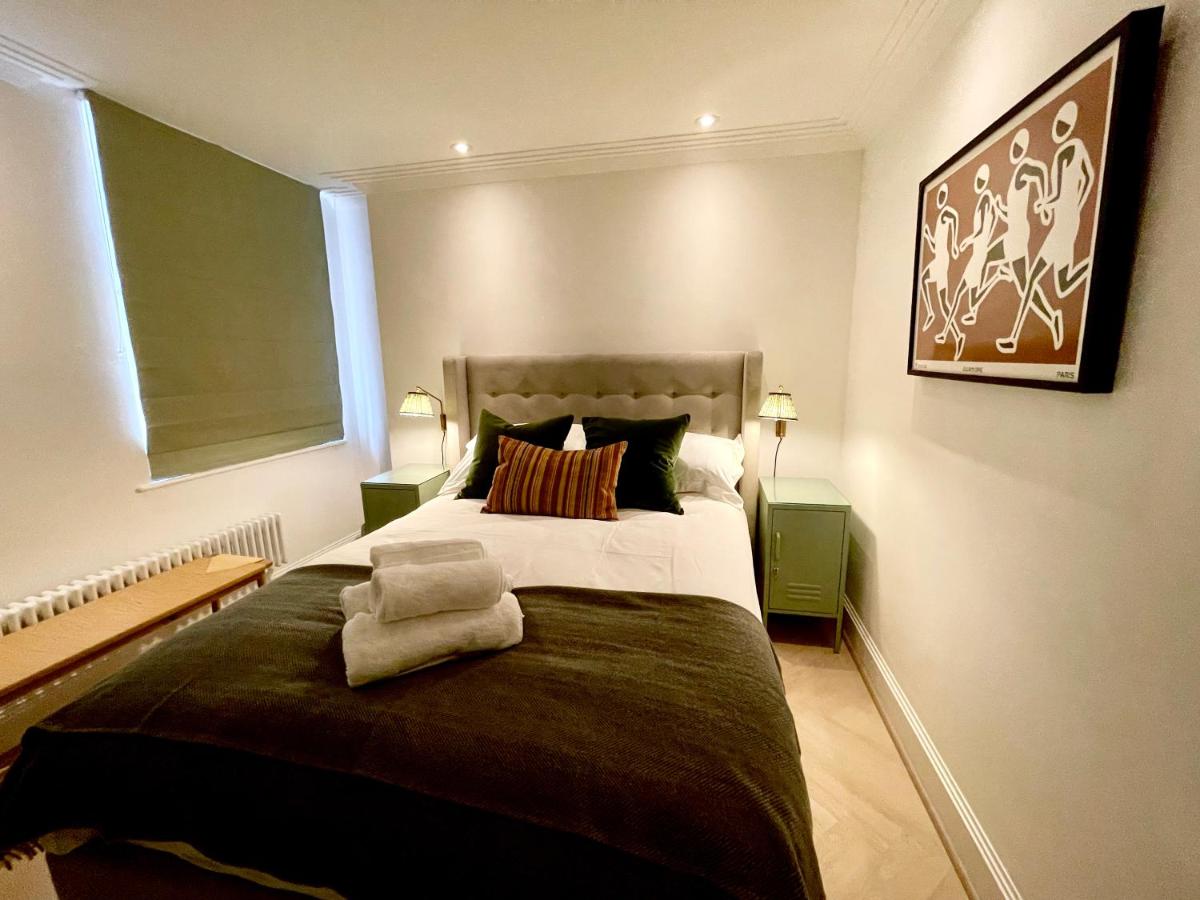 2bed Kings Road Chelsea Apt, London - 3
