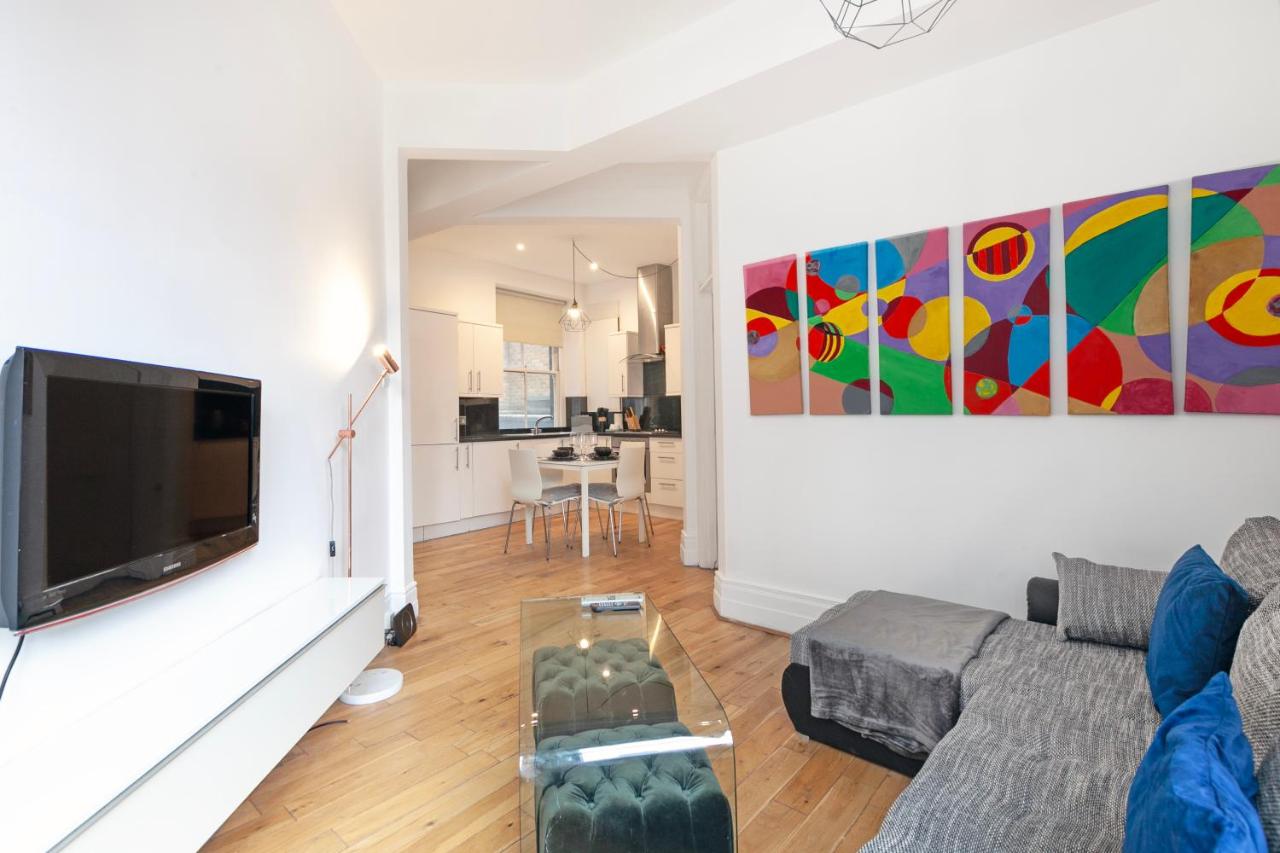 Charming Two-Bedroom Flat in Notting Hill - 2