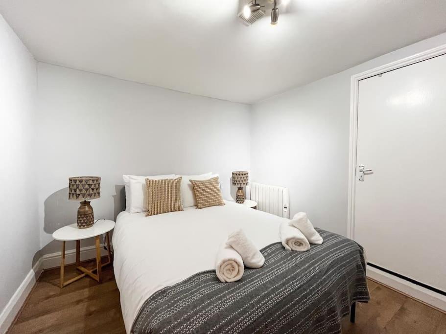 Stylish Camden Apartment B2 - 2