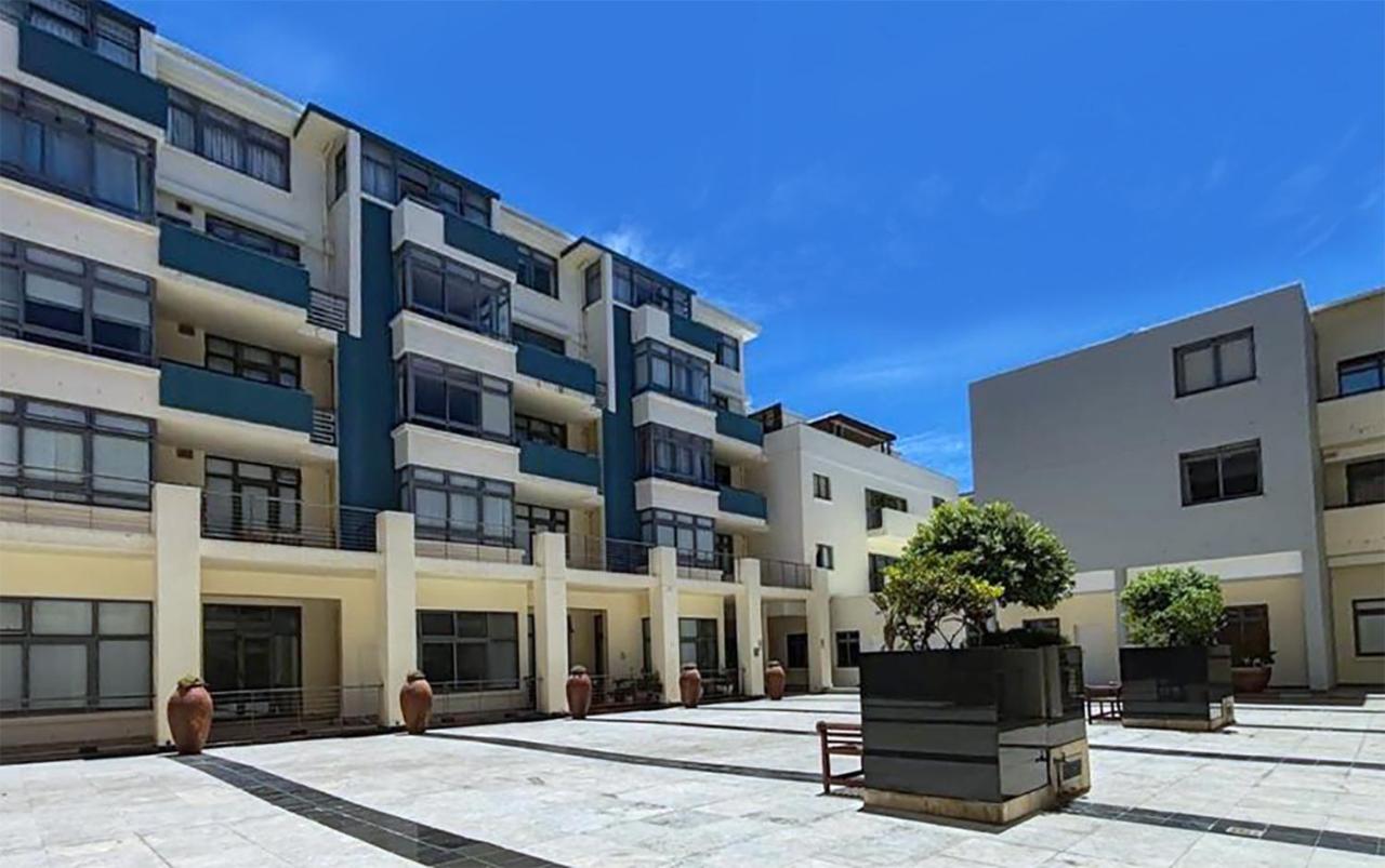 Luxurious Surf Apartment on Muizenberg Beach - 3