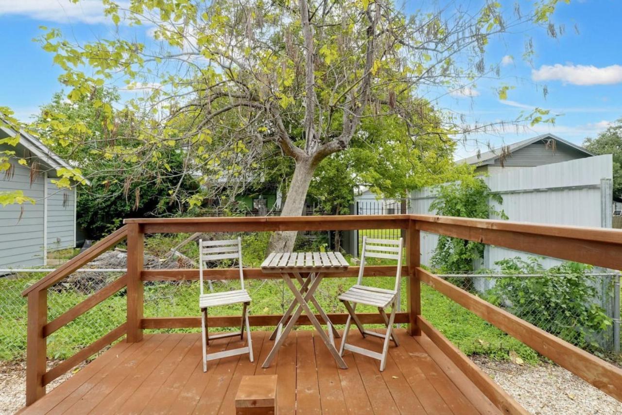 Spacious and Bright with Deck Walkable to 6th St - 5