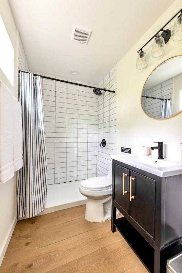 Extended Stay Retreat - Cozy yet Spacious Tiny Gem - 2