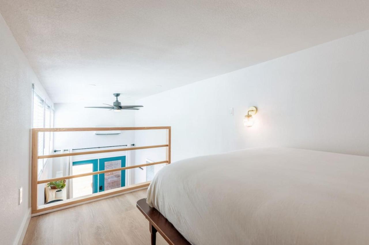 Cozy and Bright Mid-Century Gem in Eastside Action - 2