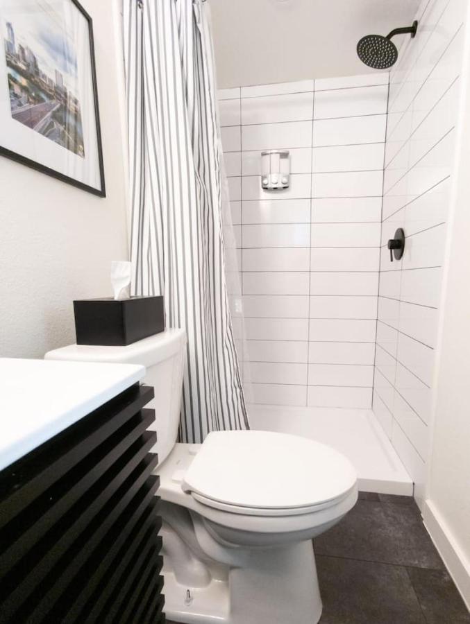 Moody and Bright - Peaceful St less than 5 min to the Action - 3