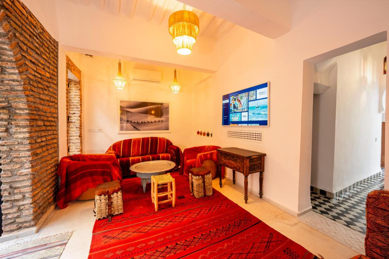Riad Banafsaj - Exclusif - 20mn de Jamaa Al Fnaa - 5