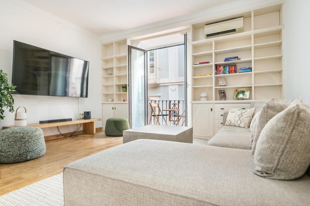 Charming apartment with private patio by REMS - 5