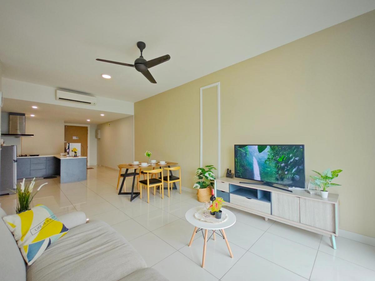 High Floor Mid Valley Southkey 2BR, Family Stay, 5-6 Pax - 3