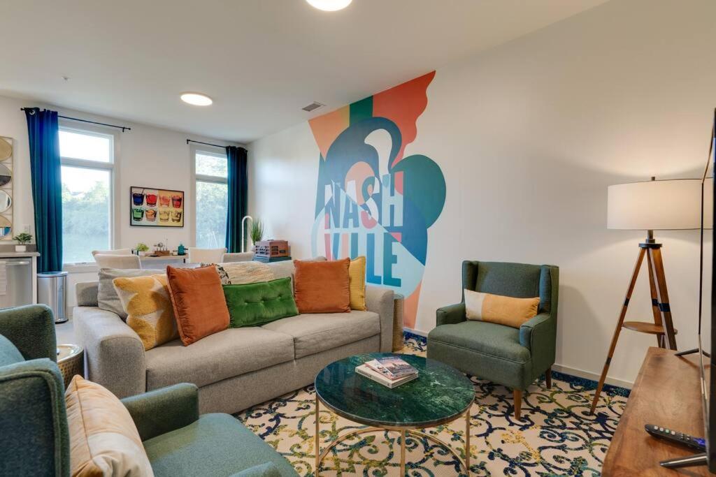 New Design-2 Miles to Broadway