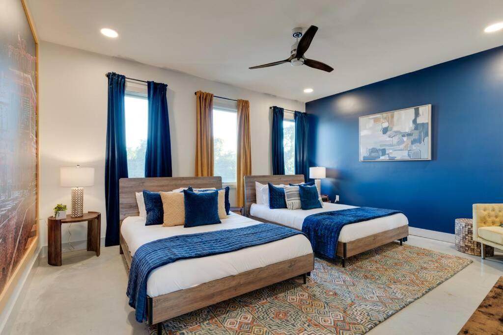 New Design-2 Miles to Broadway - 3