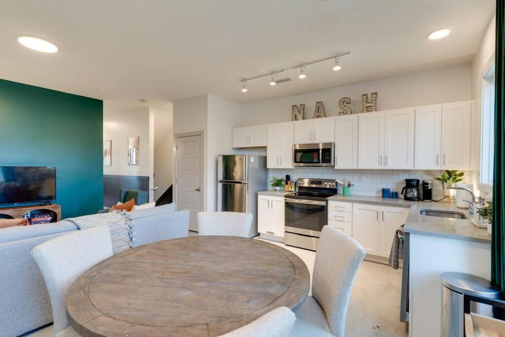 New Design-2 Miles to Broadway - 2