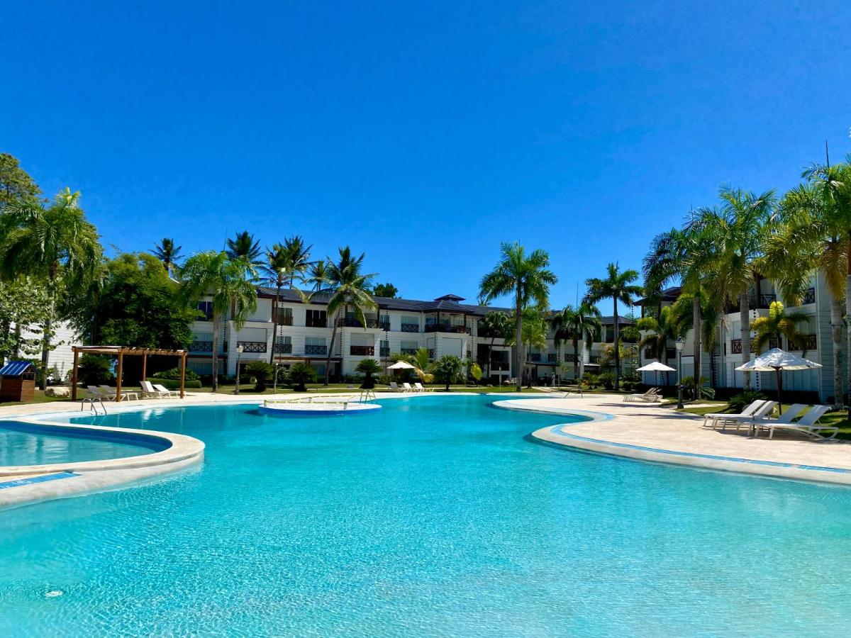 Blue View Beachfront Apartment with Ocean View - 4