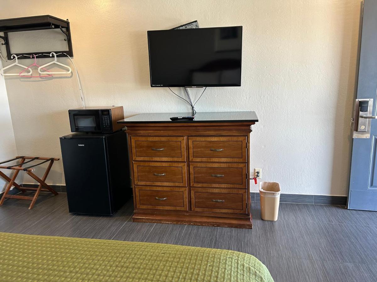 Dixon Motel — photo 14