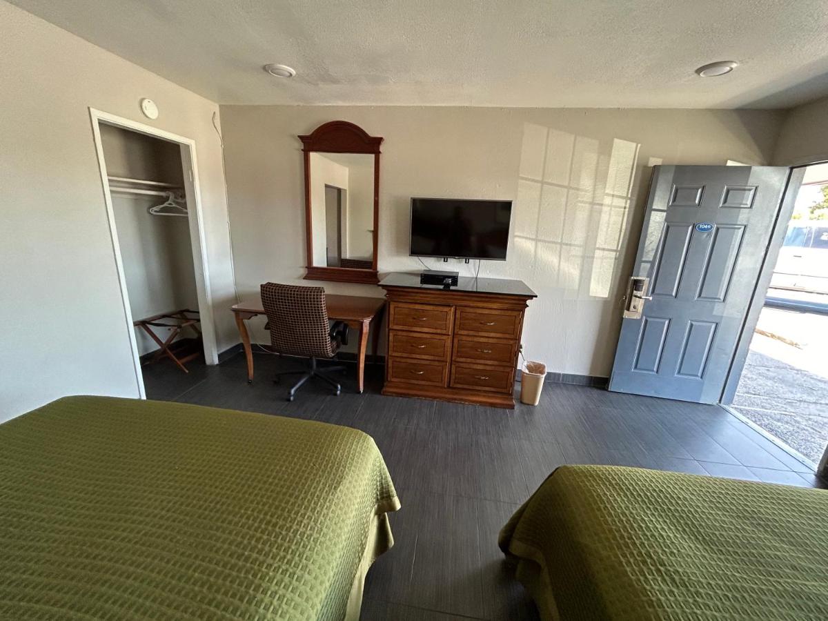 Dixon Motel — photo 18