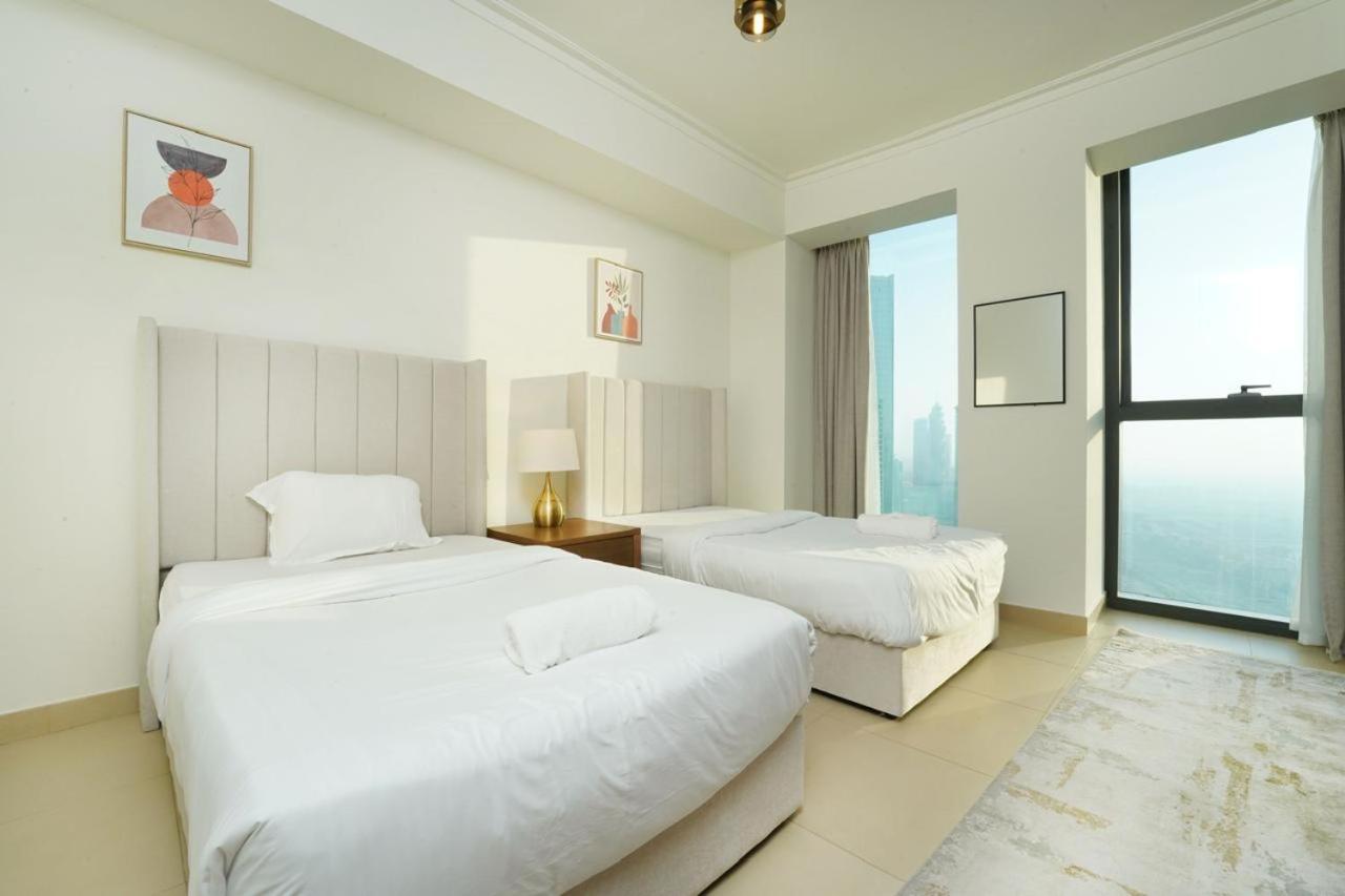 AMAKIN Burj Vista Tower 1 - 2