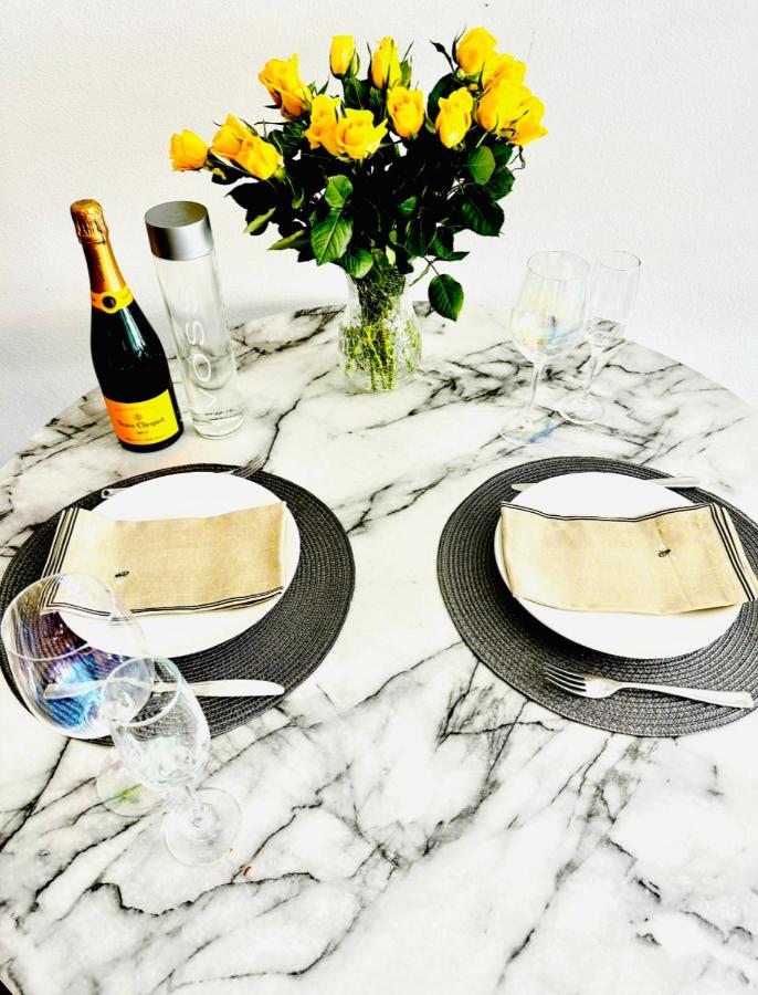 Hollywood Penthouse with Balcony Pool and Hollywood sign View with Free parking - 5