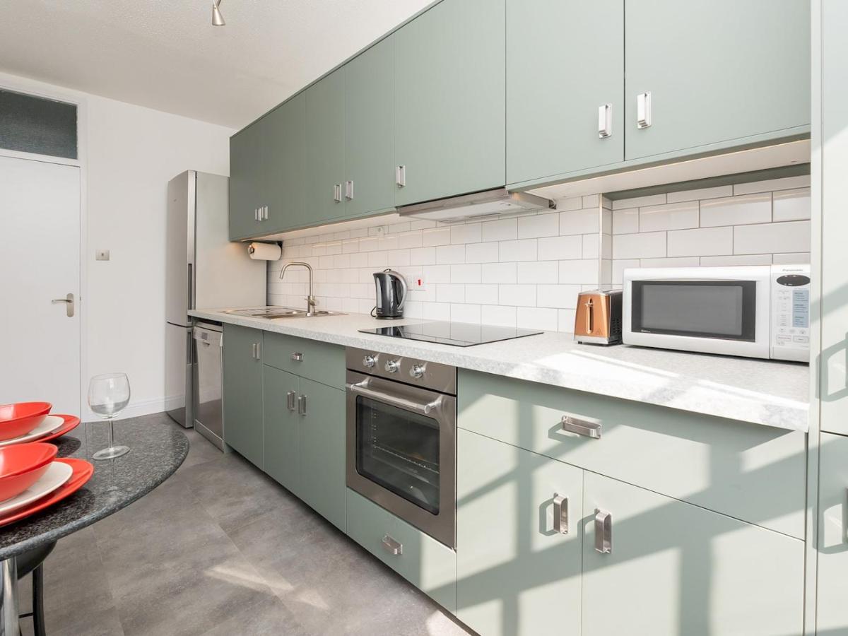 Bright modern one bed apartment - Bath city centre - Pass the Keys - 4