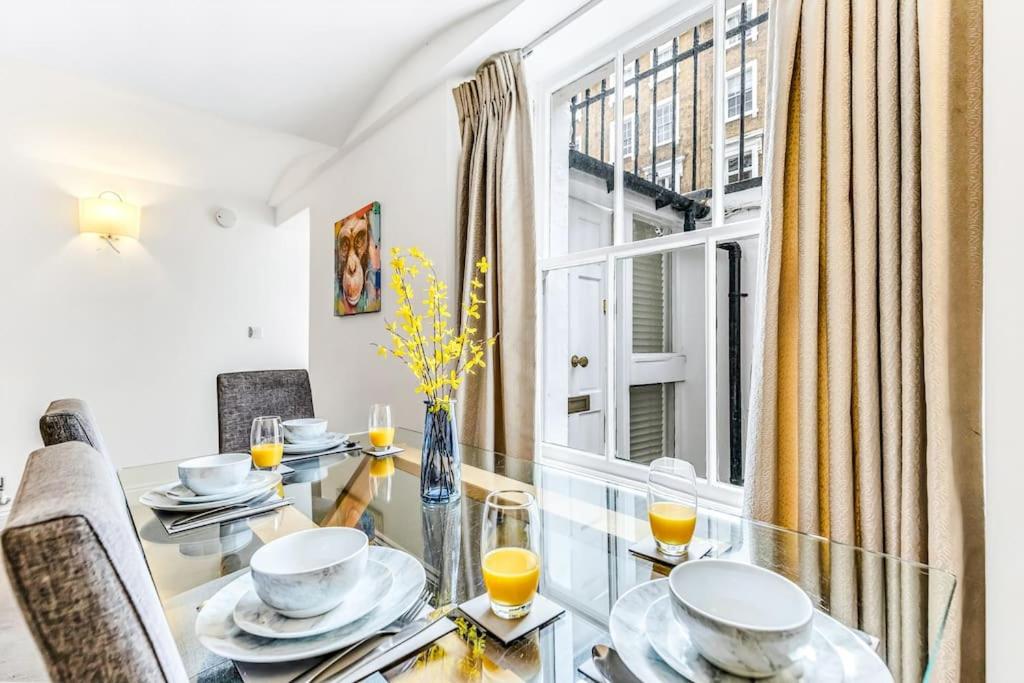 Elegant Apartment in The Heart Of Chelsea Sleeps 7 - 4