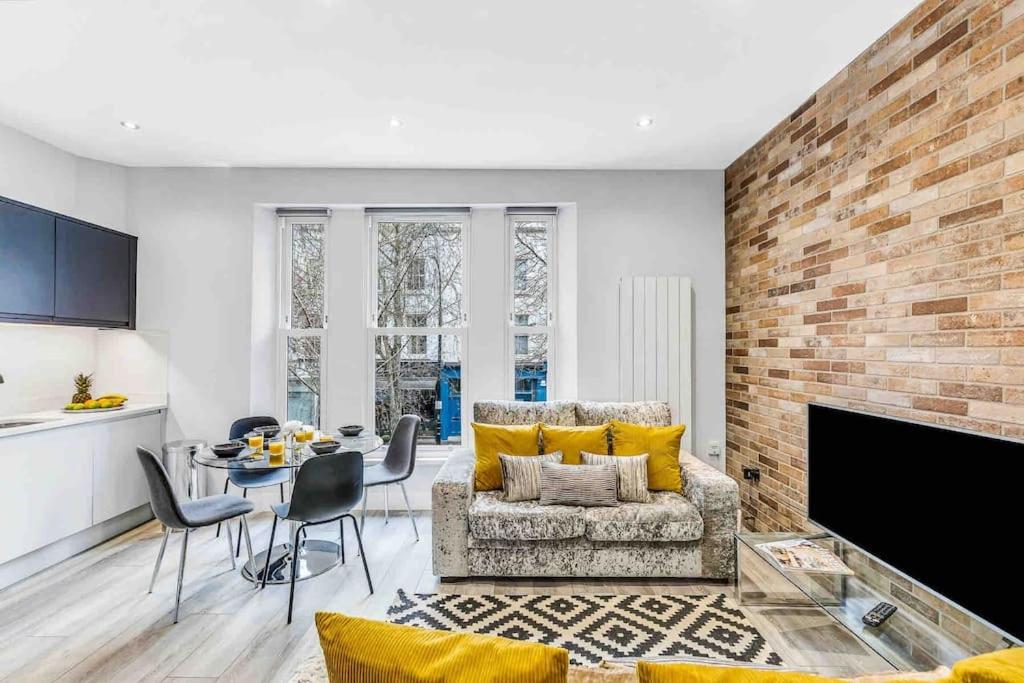 LUX Abbey Road Apartment Sleeps up to 7 - 5