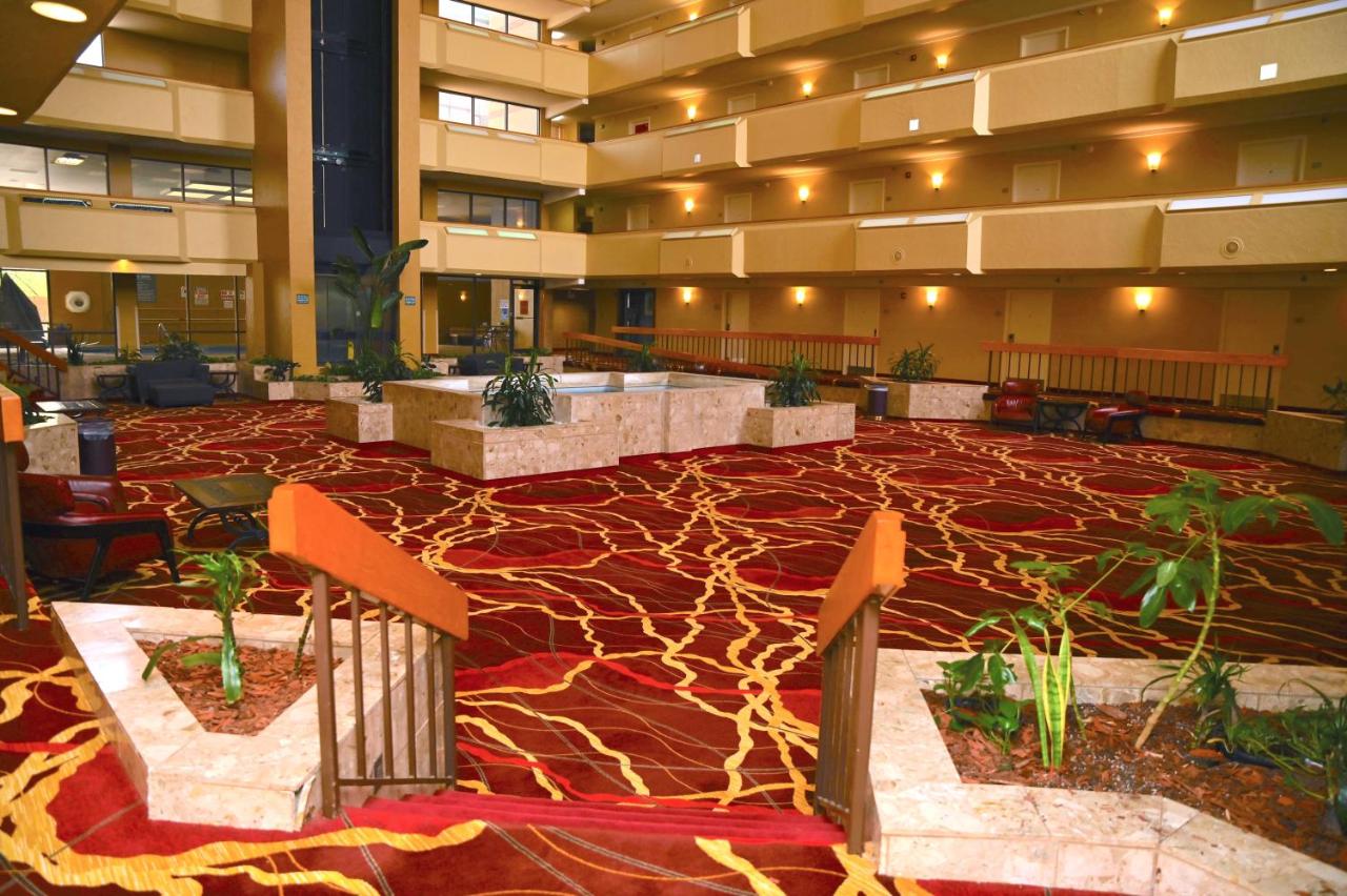 MCM Elegante Hotel & Suites Lubbock — photo 24