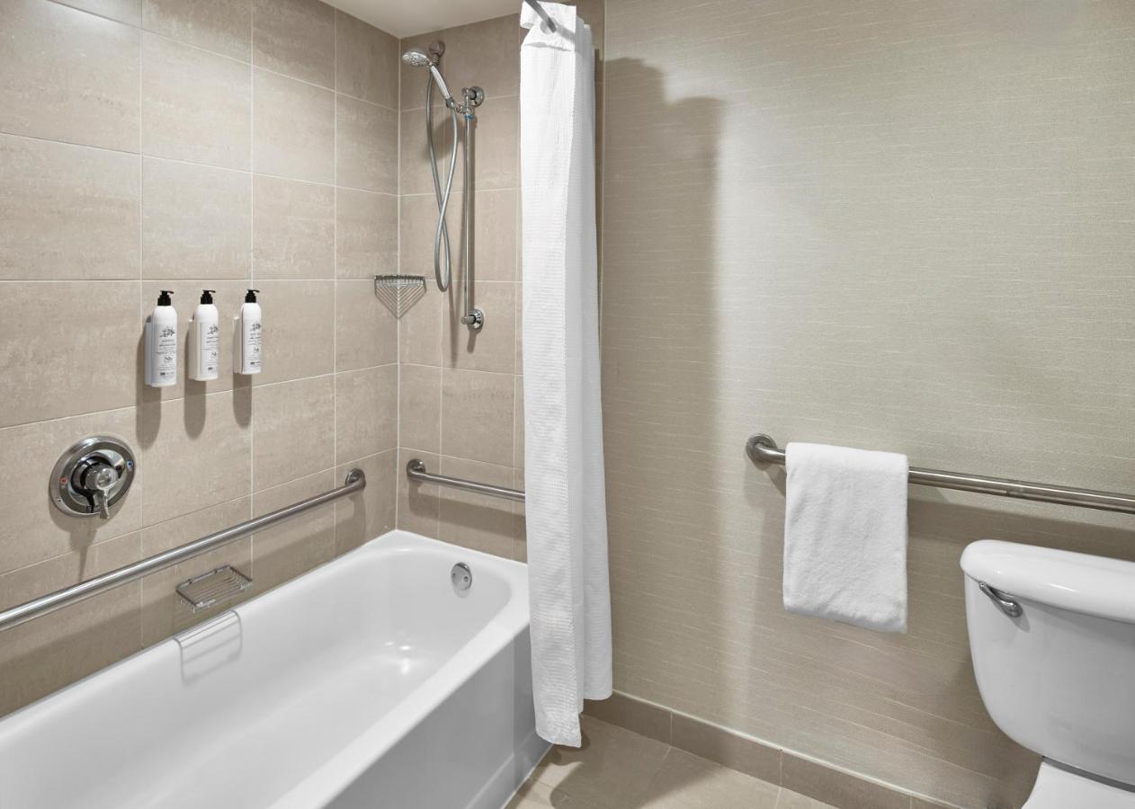 The Woodlands Plaza Toledo Hotel — photo 3