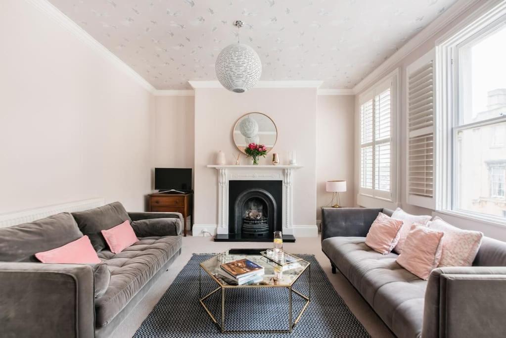 Charlotte Street Apartment