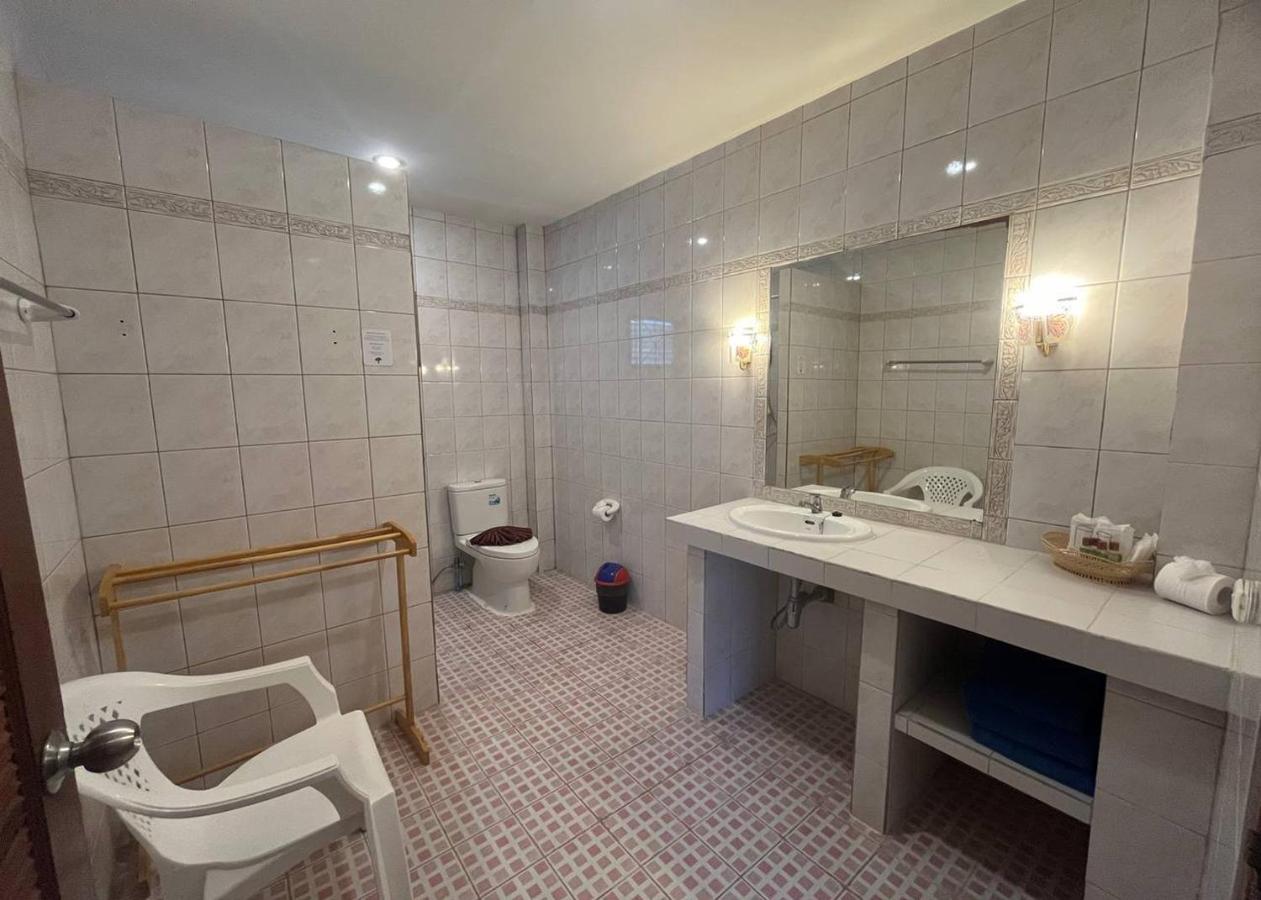 Ginis Beach Resort - 3