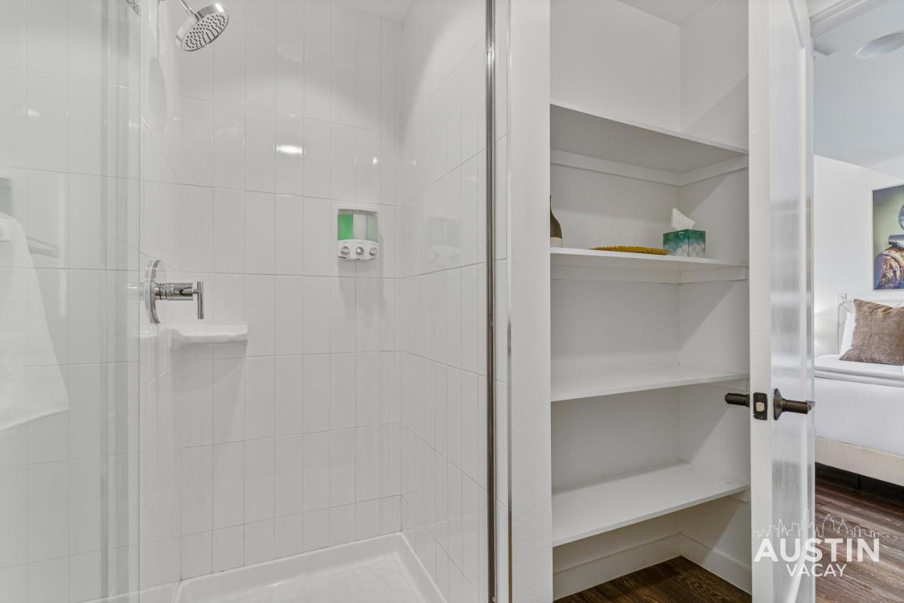 Vibrant Austin Studio Balcony plus Parking and Wi-Fi - 5