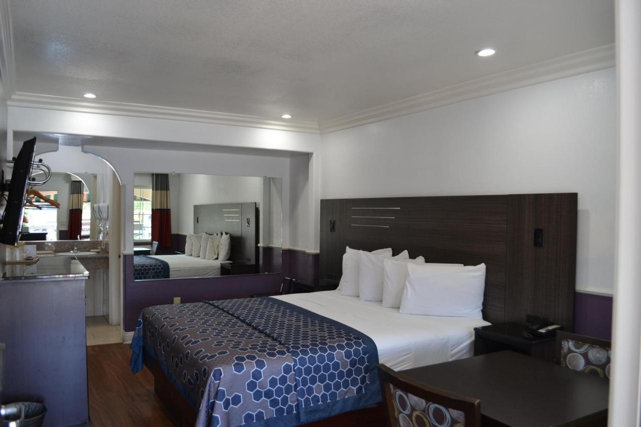 Galaxy Inn — photo 2