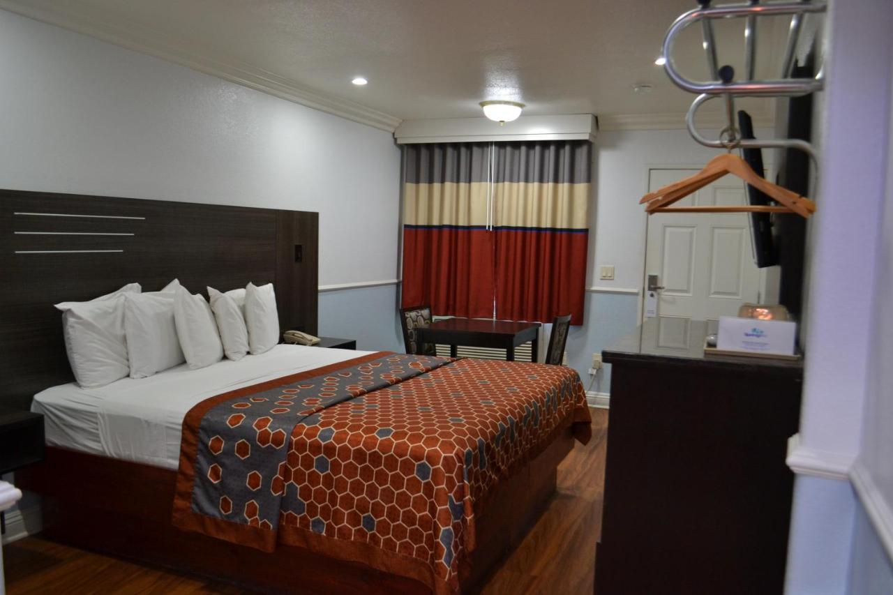 Galaxy Inn — photo 16
