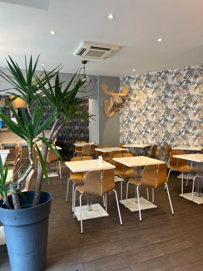 Kyriad Paris 18 - Porte de Clignancourt - Montmartre - 5