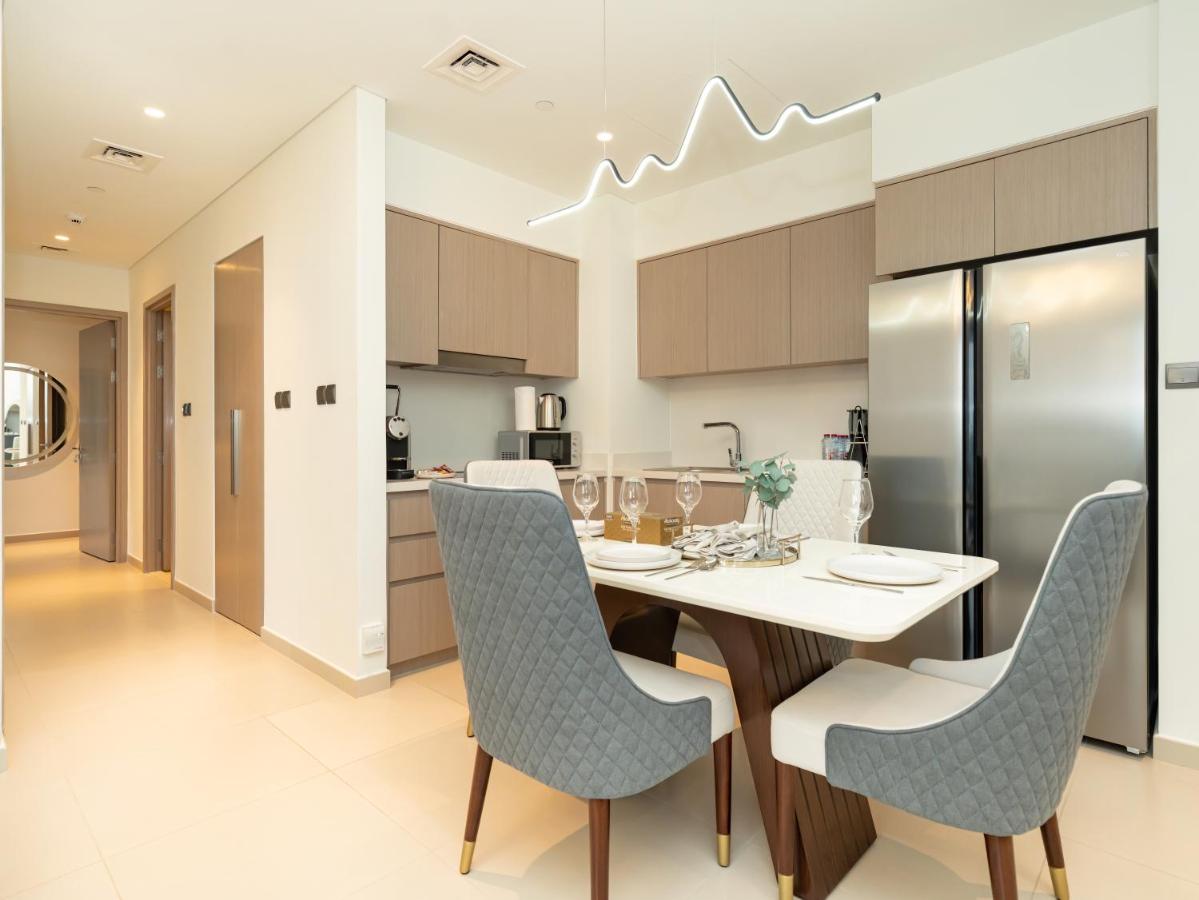 Skyline Serenity Holiday Home I Urban 2 Bedroom Apartment I Burj Khalifa & Fountain Views I Free Gym, Pool, Parking, Wi-Fi and PS5 - 4