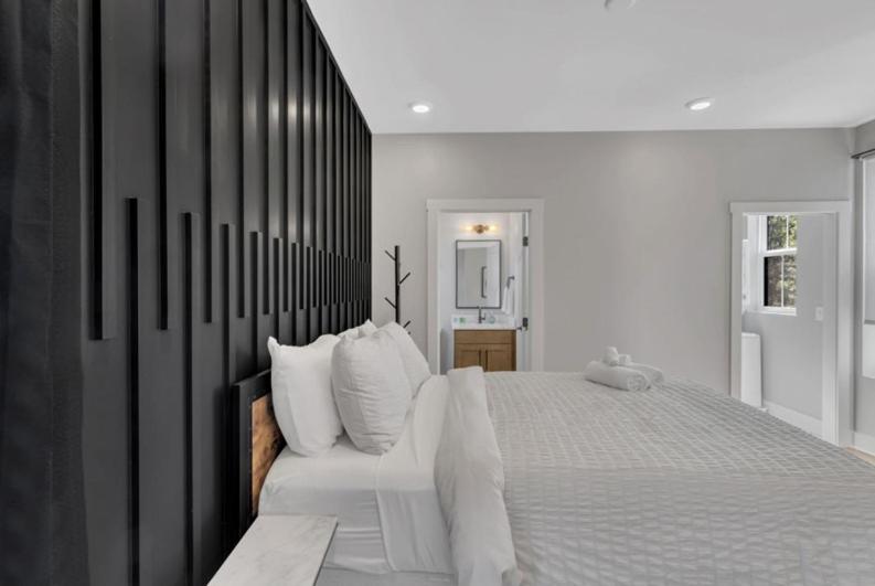 10 Min Drive Downtown, Roof Deck, Pet Friendly - 3