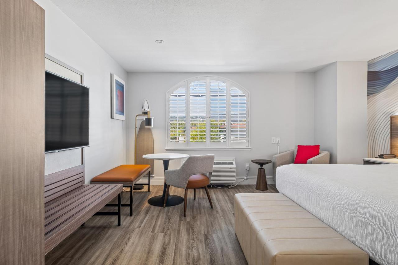 Hotel Skye San Francisco Airport SFO FREE SHUTTLE AND BREAKFAST! — photo 9