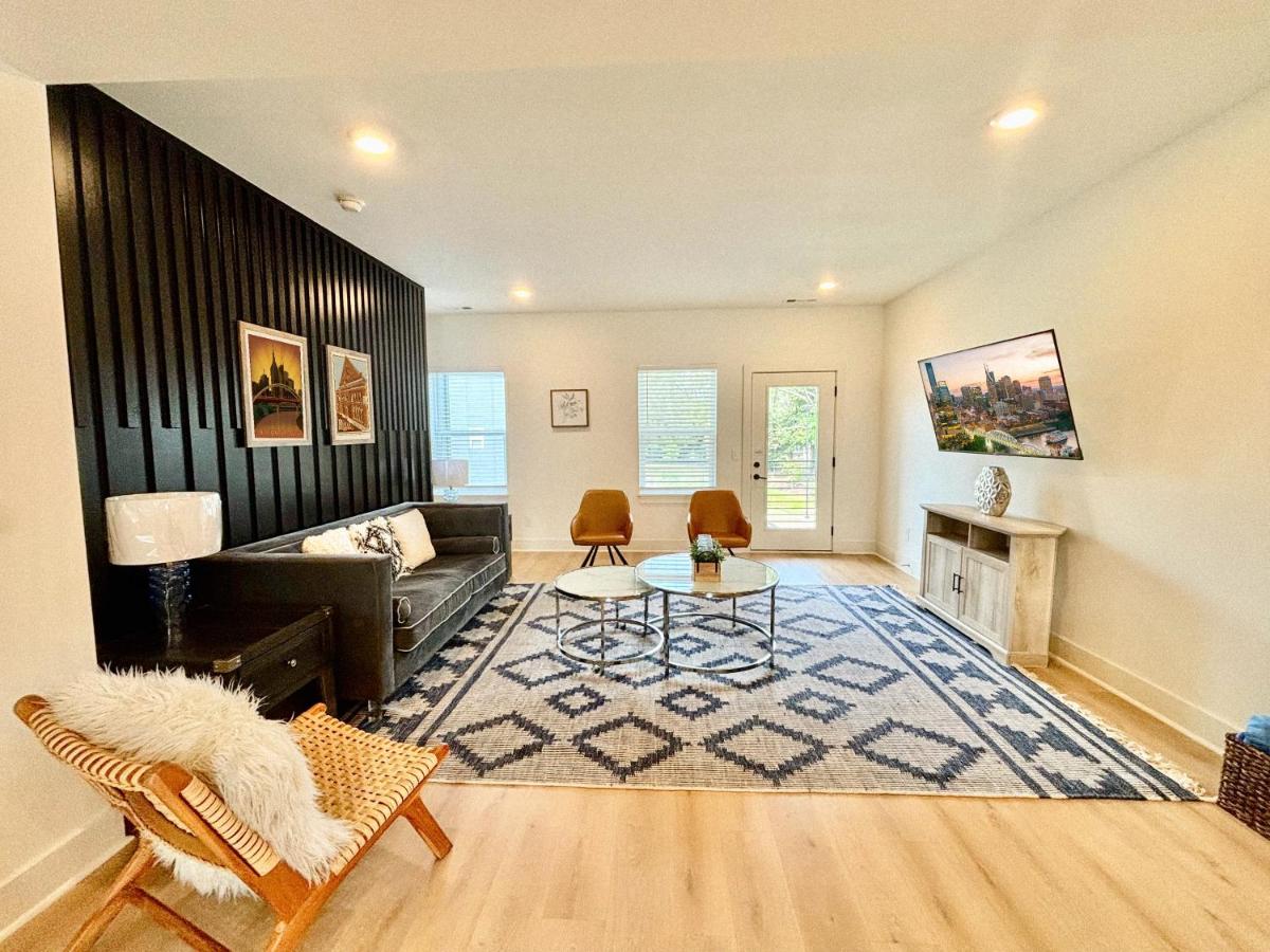 5 Min to Broadway Game & Ping-Pong Parking - 4