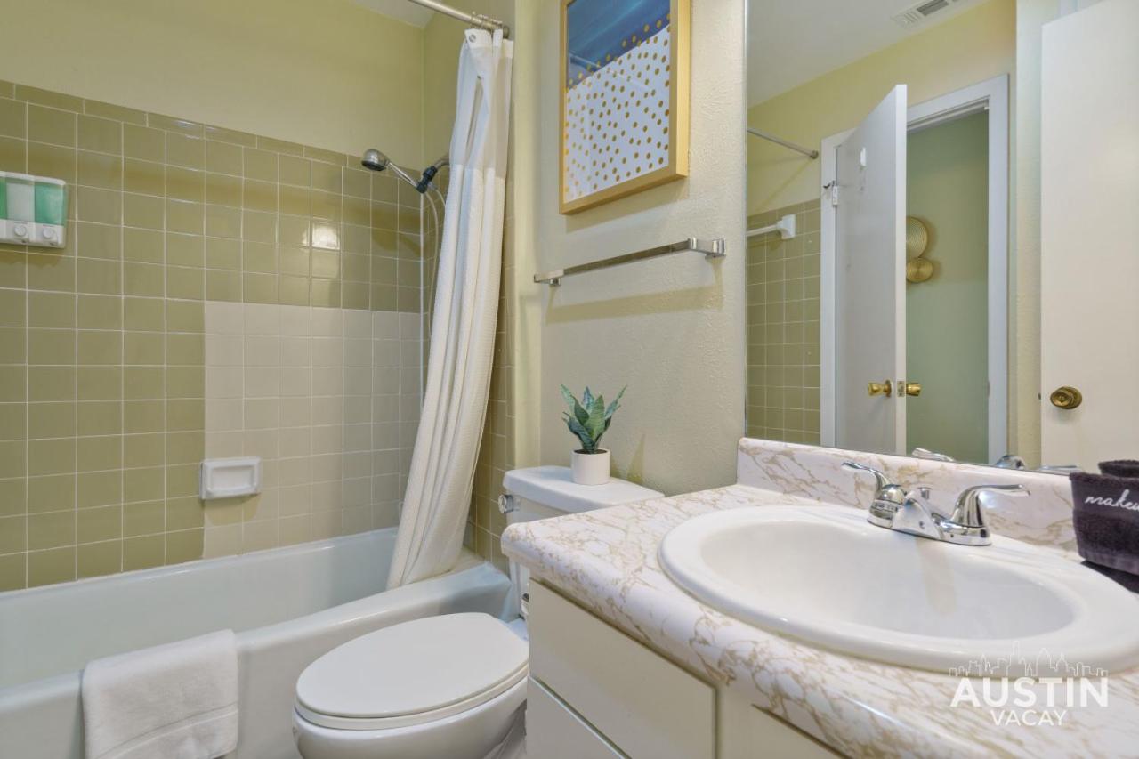 Spacious ATX Apt with Private Deck and All Essentials - 3