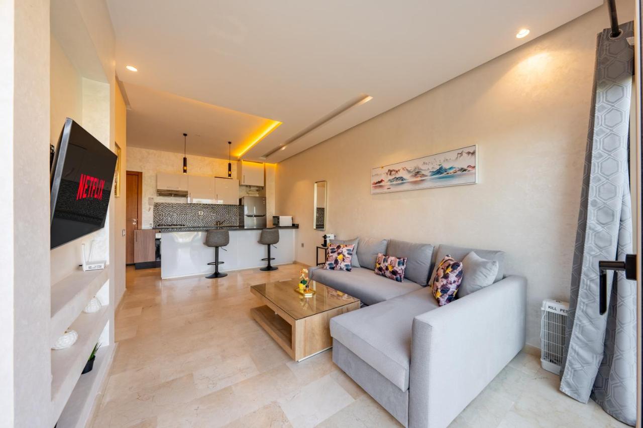 Relax Front of Pool - Golf- Fiber Optic - 5