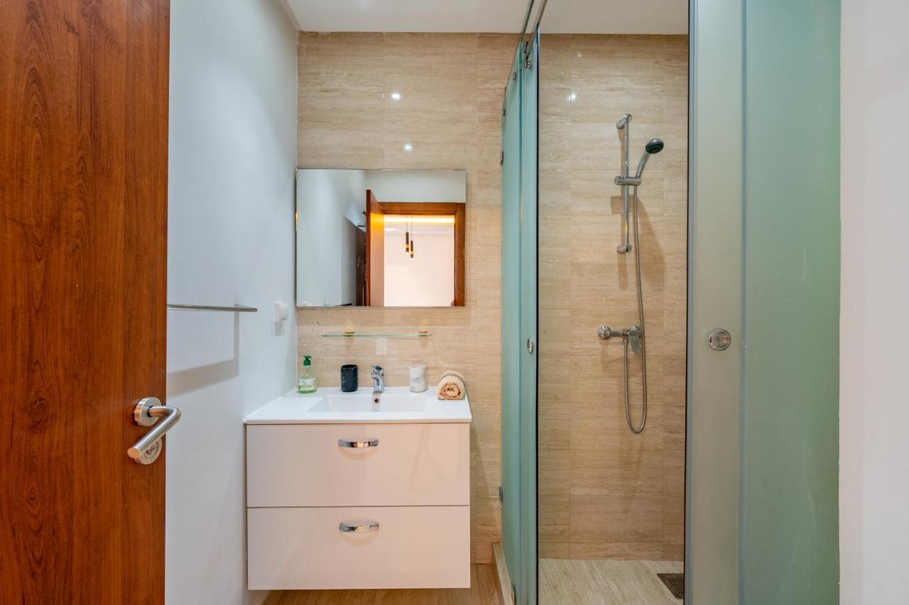 Relax Front of Pool - Golf- Fiber Optic - 3