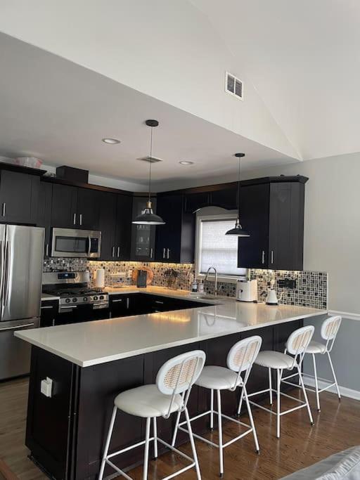 Modern minimalistic 3 bdr Apt Townhouse - 4