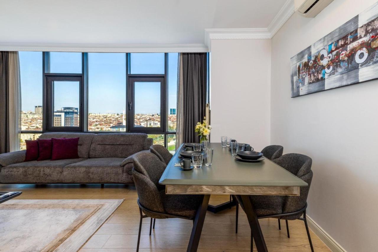 Two-Bedroom Apartment with city view