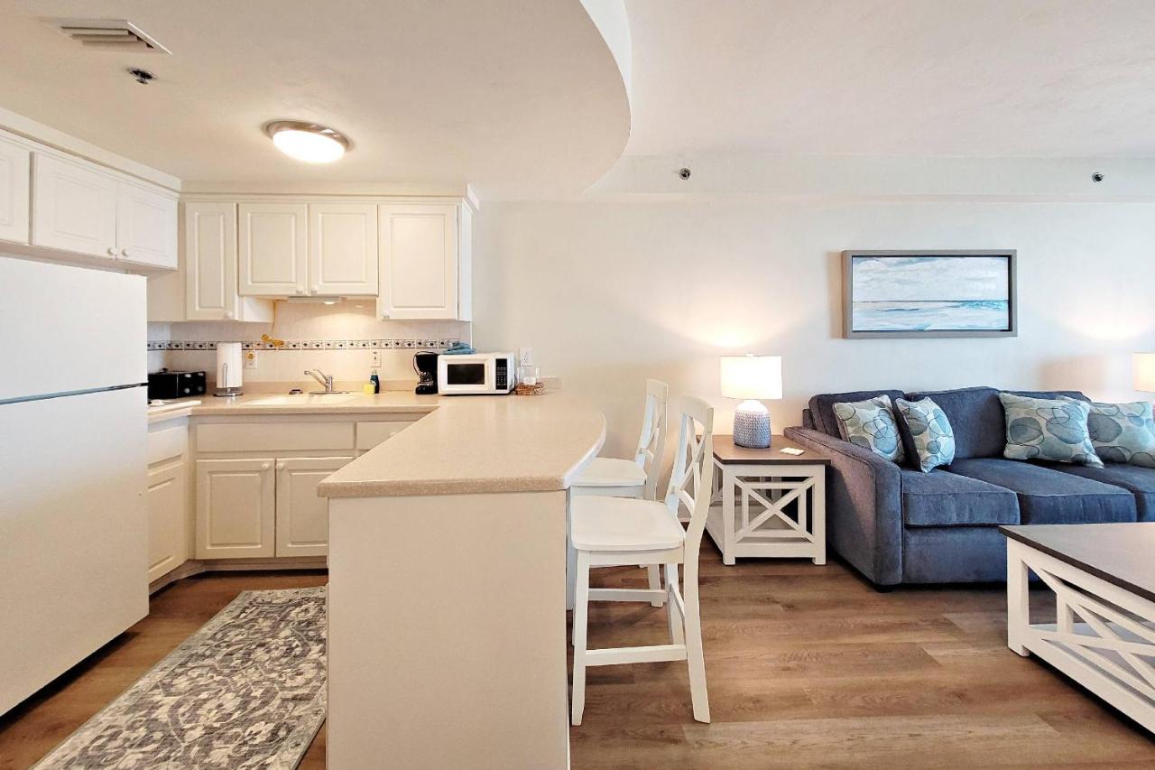 R&L CARRIERS AMBASSADOR SUITES (Employees Onlyroom 302) — photo 10