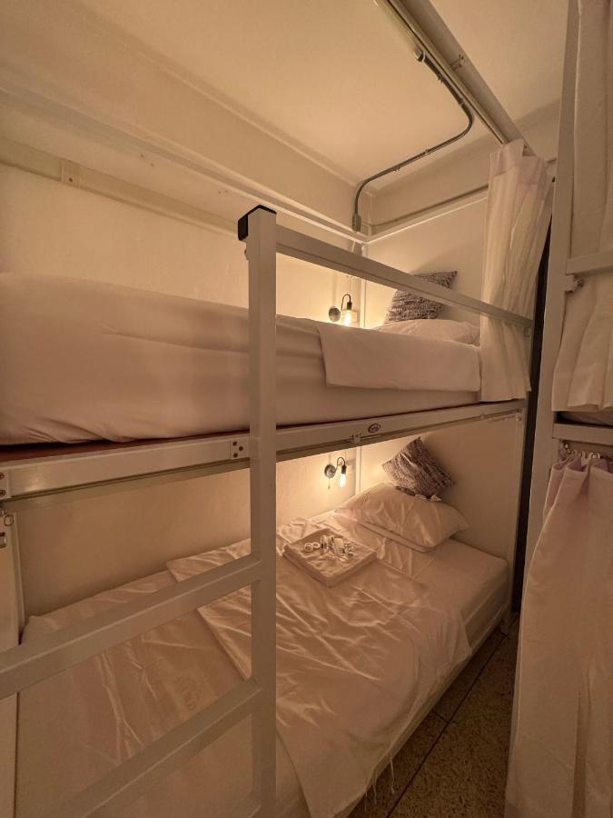 Twenty Two Place Hostel - Sukhumvit 22 - 5