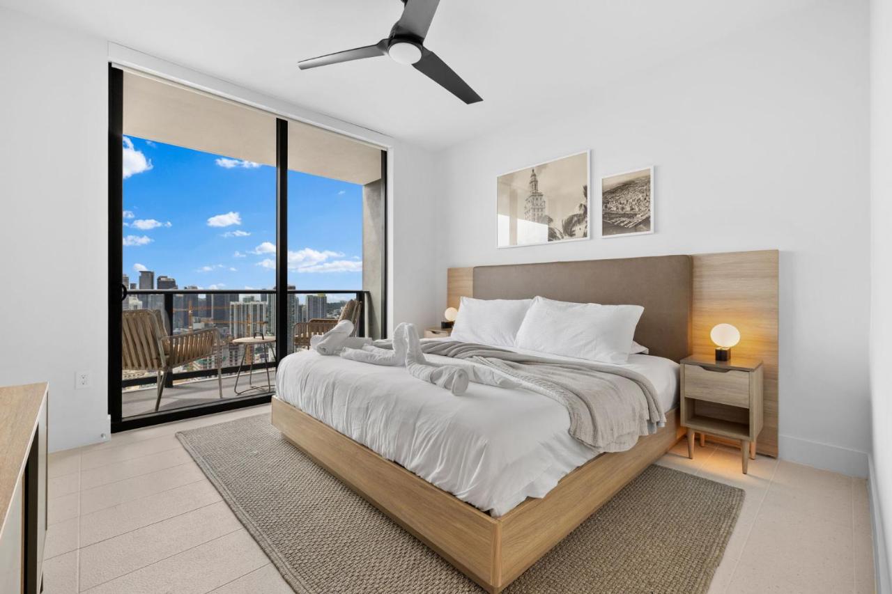 Luxury Panoramic Views - The Ultimate Downtown Getaway - 3