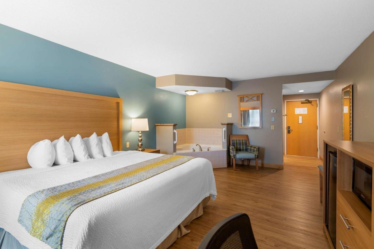 Western Inn & Suites — photo 9
