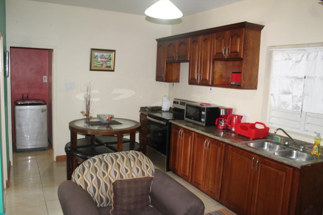 Cozy Deluxe 2BR Kensington New Kingston - 4