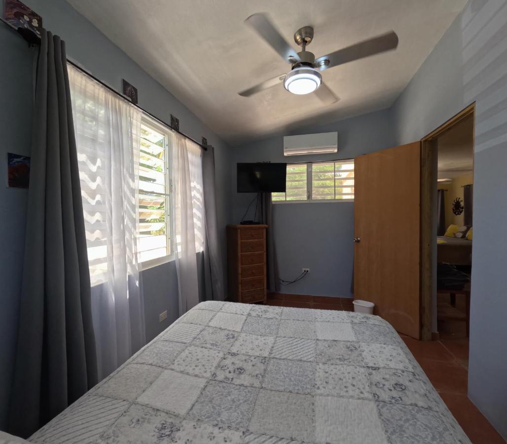 Isla Hermosa Guesthouse - 2